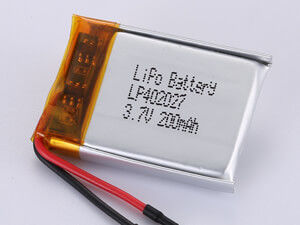उच्च ऊर्जा घनत्व LP402027 उच्च दर अनुप्रयोगों के लिए 3.7V 200MAH लिथियम पॉलिमर रिचार्जेबल बैटरी 12 महीने की गारंटी
