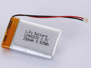 LP482030 3.7V 250MAH उच्च क्षमता लिपो पैक ऊर्जा घनत्व 150-200 Wh/kg और पर्यावरणीय प्रभाव विषाक्त सामग्री शामिल है