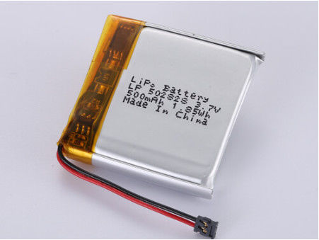 लंबे समय तक चलने वाली LP502828 3.7V 500MAH लिथियम पॉलिमर बैटरी टीएनटी डिलीवरी और इलेक्ट्रॉनिक उपकरणों के लिए